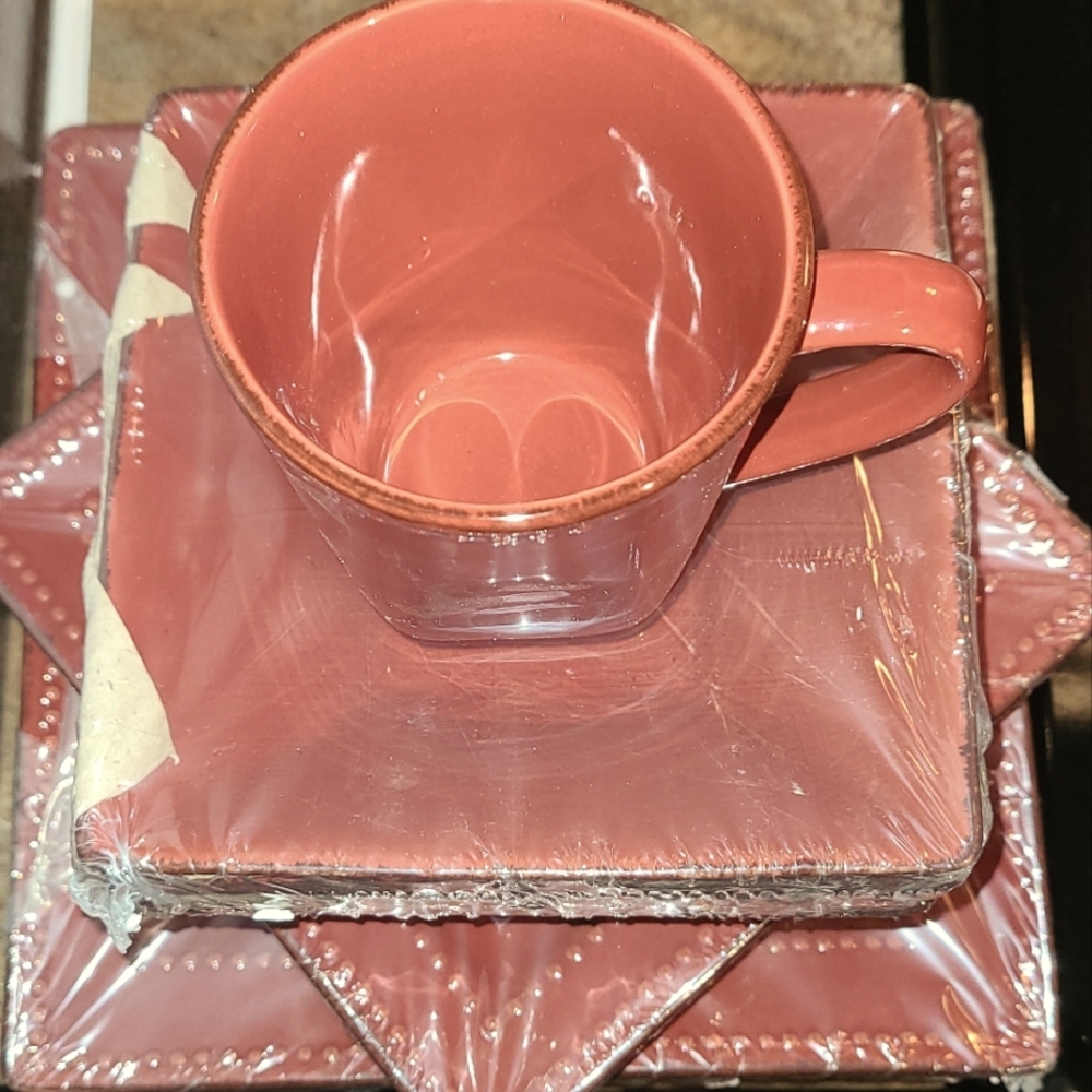 Dinnerware for a setting for 4